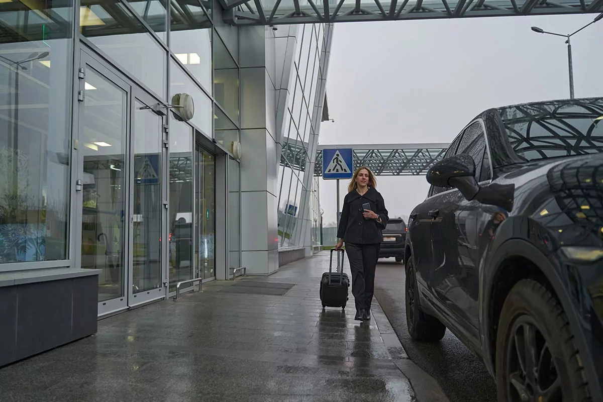 woman-at-the-airport